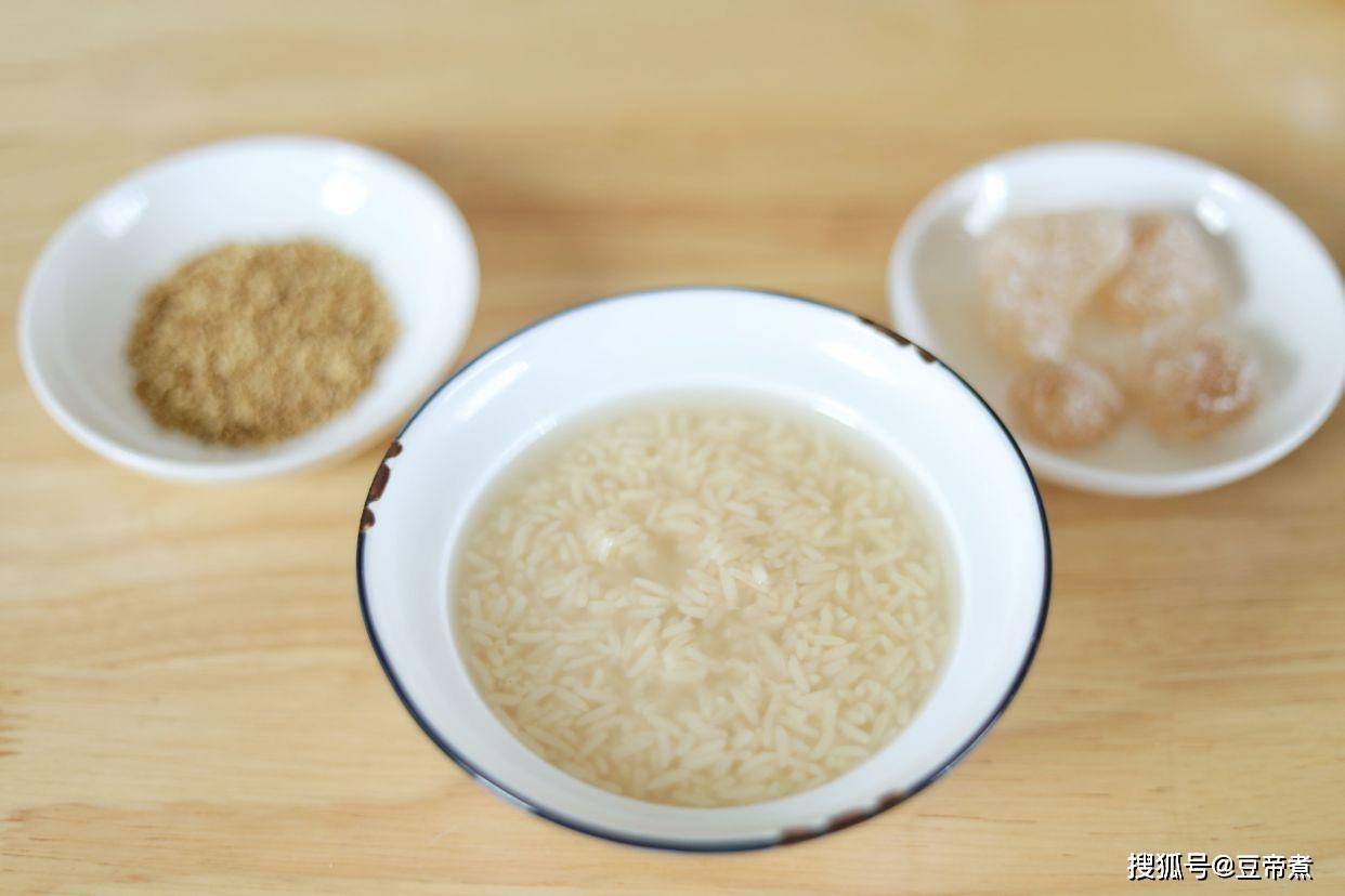冬至买的速冻汤圆，不要单纯煮糖水，跟着我这样煮一锅也不够吃