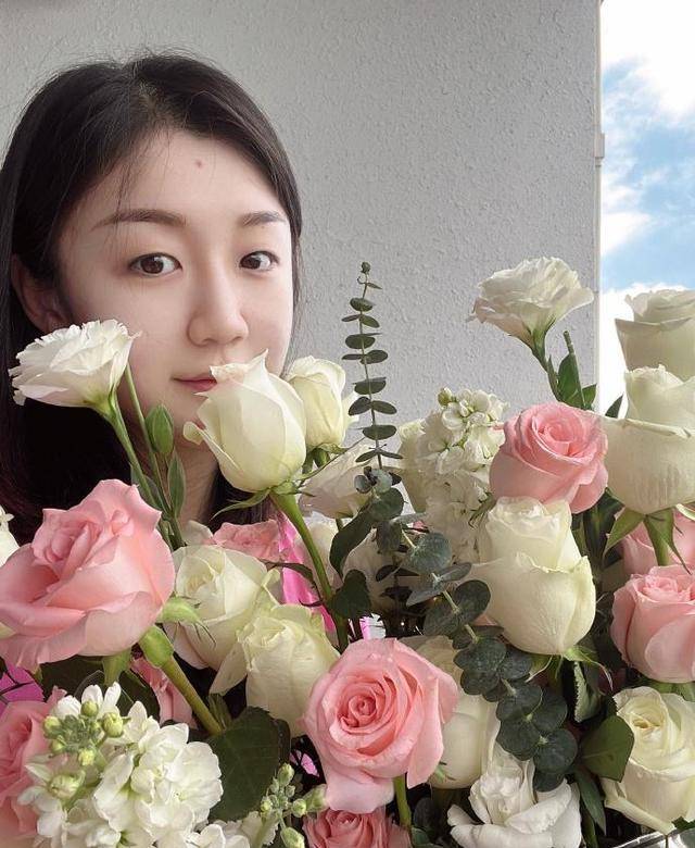 陈梦29岁生日送999朵玫瑰，疑似恋情曝光，王楚钦的梦中情人是谁？