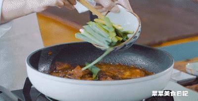 这道菜小小一片肉，能下三勺米饭！看一眼就馋哭你！