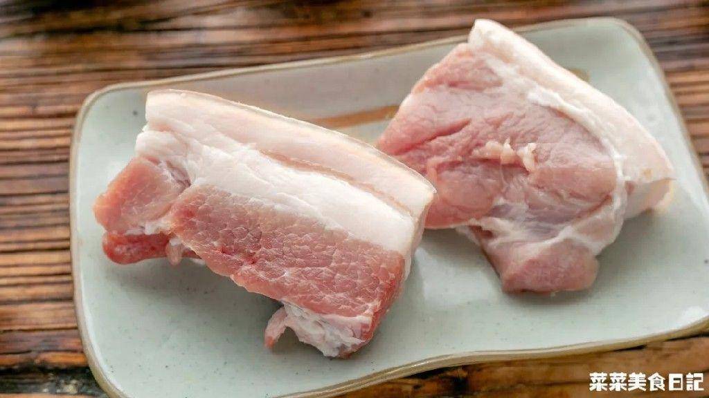 这道菜小小一片肉，能下三勺米饭！看一眼就馋哭你！