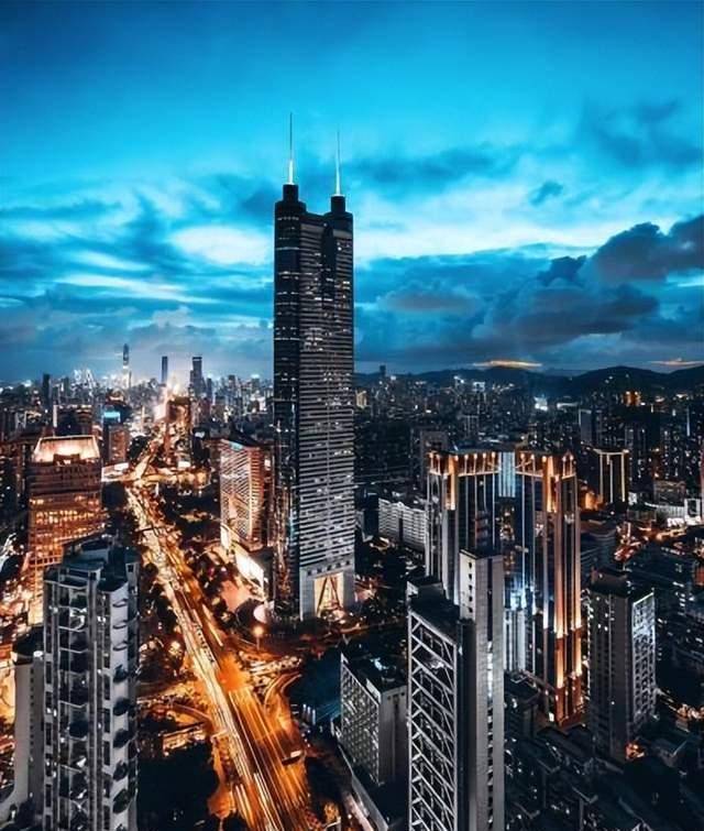 共和国的4个儿子：一个留洋气息很重，一个居民的优越感很强！
