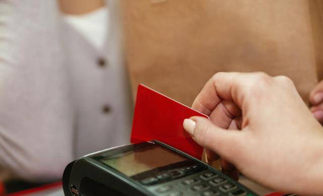 “以卡养卡”行不通了？微信支付、支付宝等机构严控信用卡套现