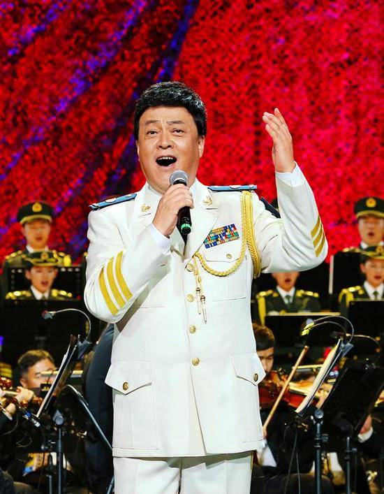 歌唱家吕继宏：63岁未婚无儿无女，却和不婚不育的张也在一起21年