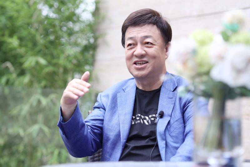 歌唱家吕继宏：63岁未婚无儿无女，却和不婚不育的张也在一起21年