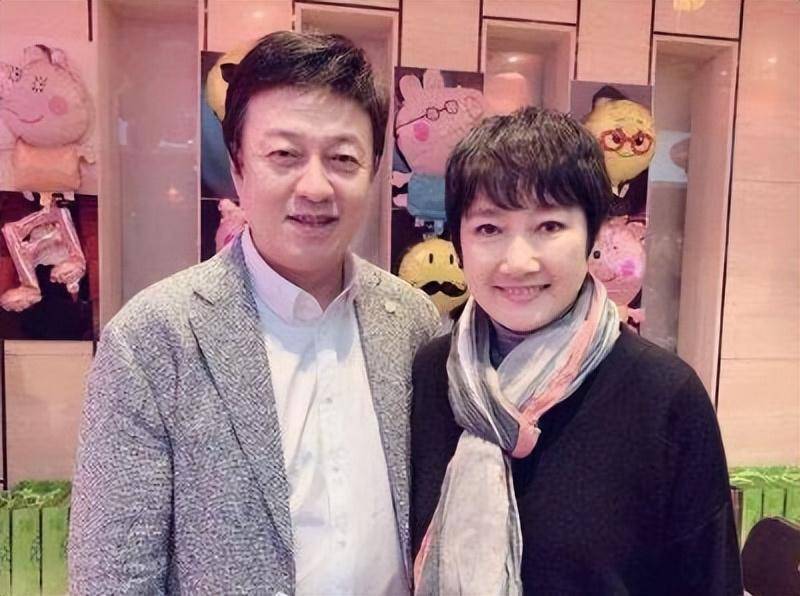 歌唱家吕继宏：63岁未婚无儿无女，却和不婚不育的张也在一起21年