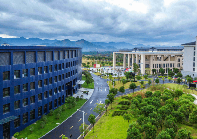 浙江中医药大学有多少本？是一本还是两本？前景如何？