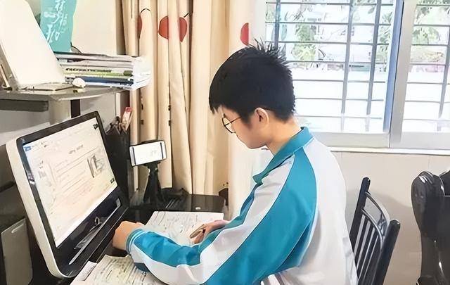 “考不上清华你负责”，男子修改wifi密码惹邻居不满，评论很精彩