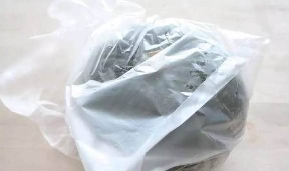 用烤箱蒸的南瓜饭，超好吃！只要定好温度和时间，等着就行啦！