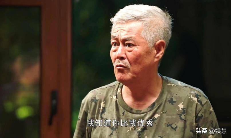 章子怡前往赵本山三亚家中拜访，宋小宝、程野等弟子现身