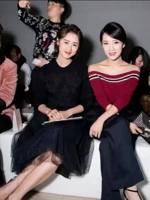 袁泉和李念同框，“大女主”和“小女人”的气质差距，一目了然