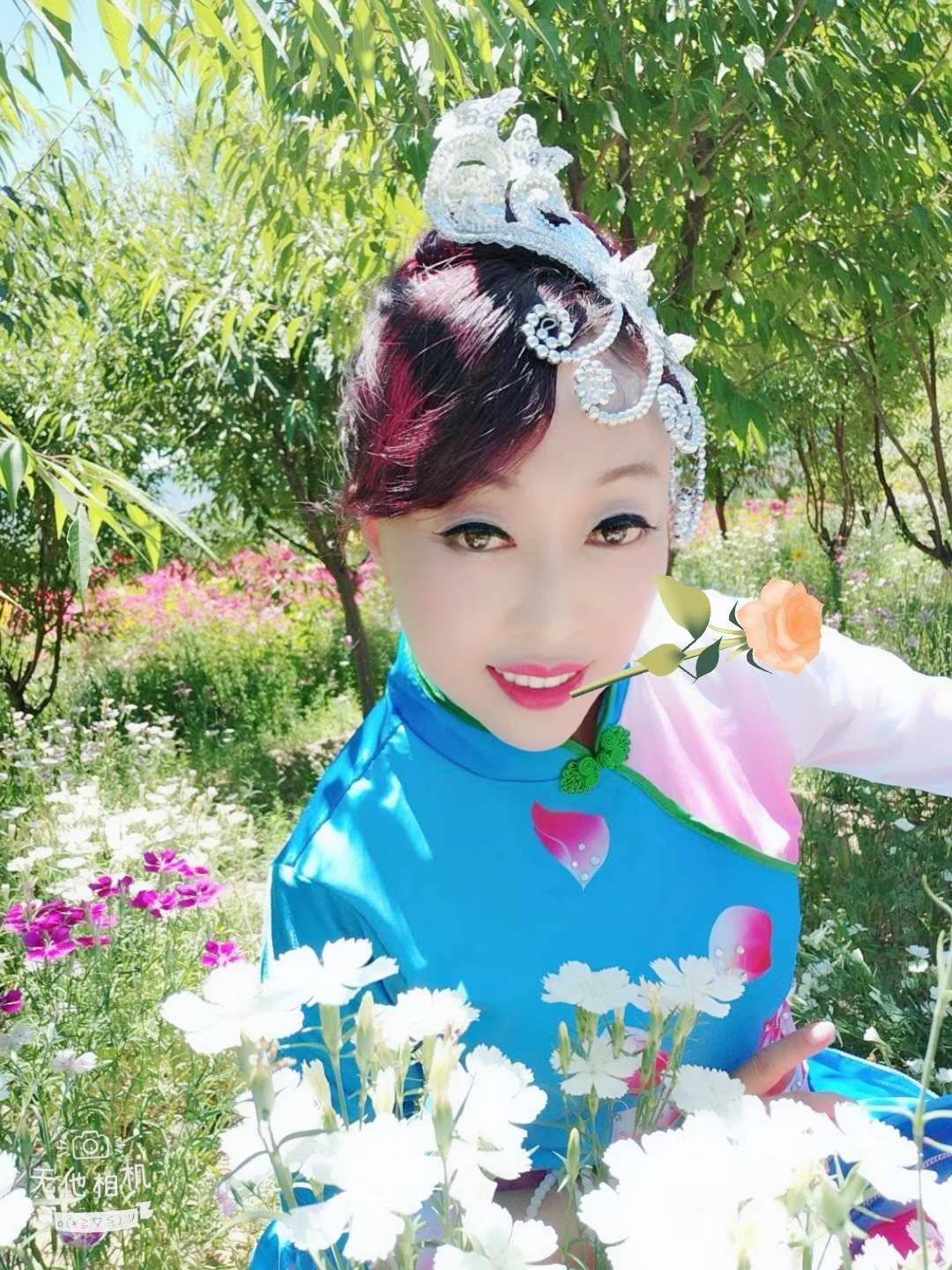 笑指松椿 当是同年 ——贺野草渔阳王一英华诞