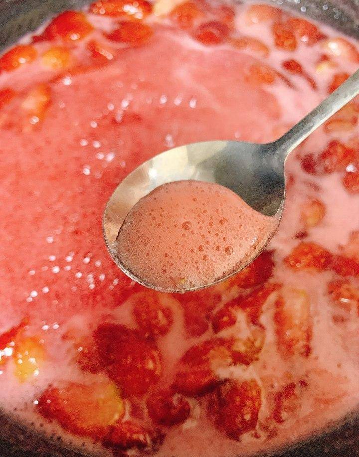 家里草莓吃不完，怎么保存更长时间？教你做草莓酱，酸甜易保存