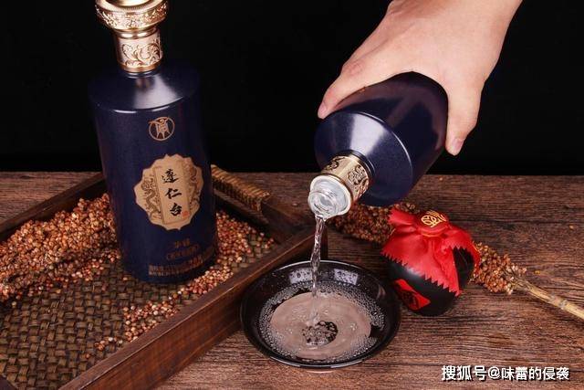 国庆去新疆旅游，别只喝大乌苏，“新疆茅台”伊力特建议了解下
