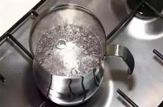 海水能直接饮用吗为什么？把海水烧开后可以直接喝吗？