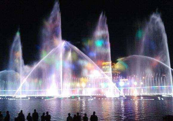 世界上最多人去的旅游胜地，堪称世界之最，视觉与感官的碰撞