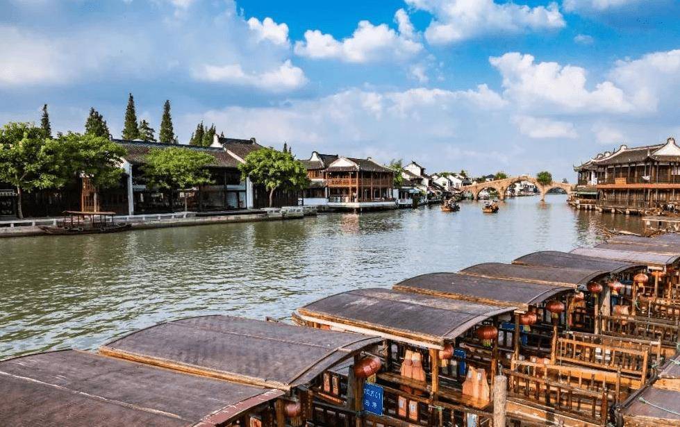 上海“四大古镇”之一，至今1700多年历史，免费开放风景不输乌镇