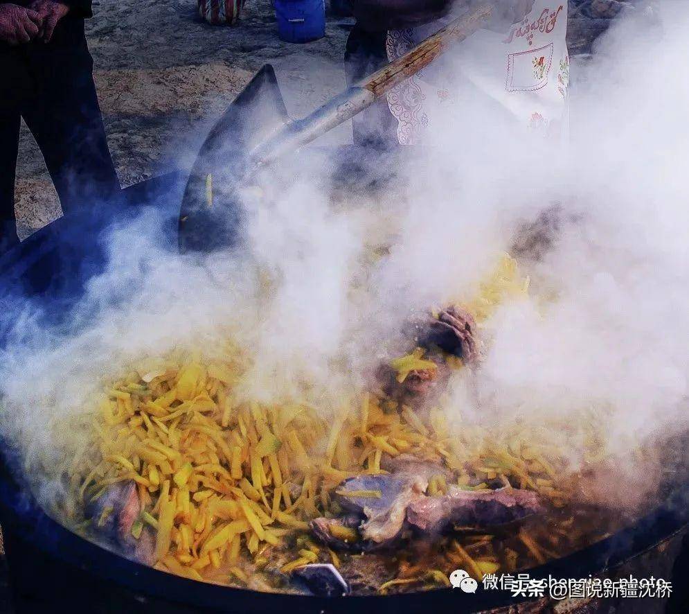 抓饭，江南的稻米新疆的羊肉融合成美味佳肴
