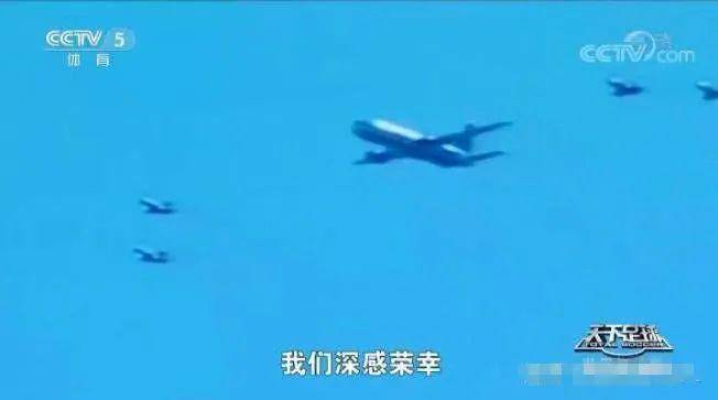 世界杯热闻|梅西携队凯旋，阿根廷放假一天，20万球迷接机欢庆