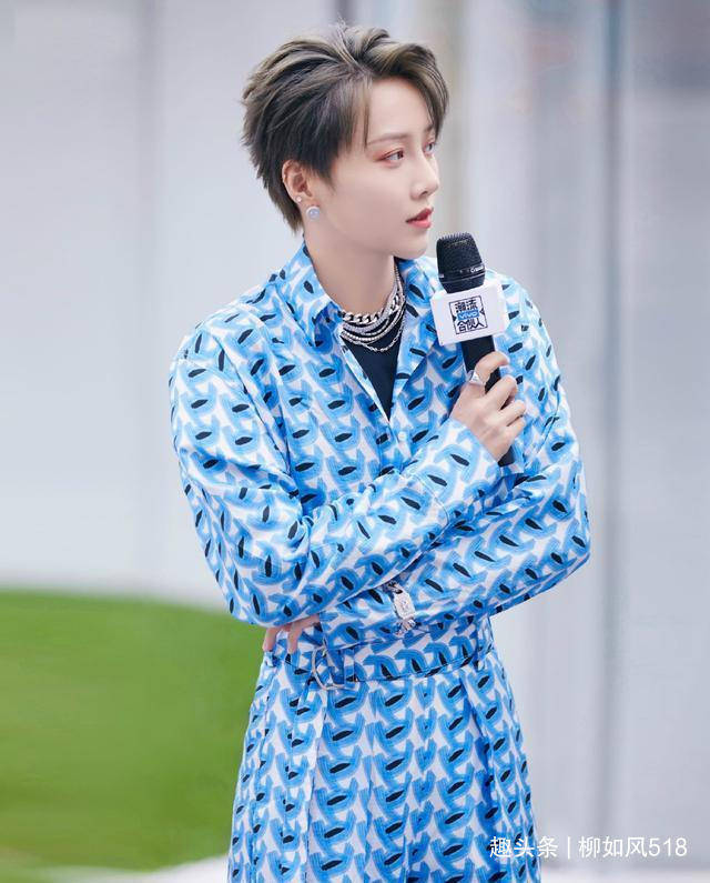 THE9硬糖少女同台跨年，刘雨昕希林带队PK，喻言尝试复出工作寒酸