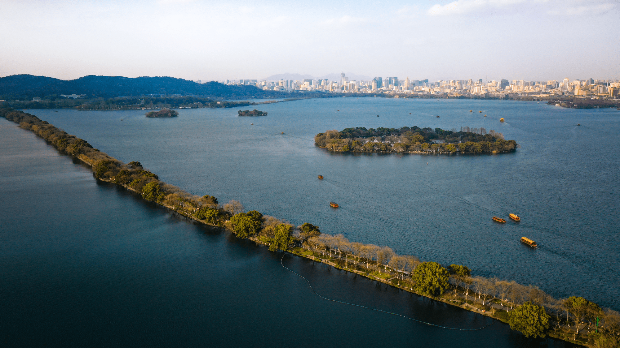 【春日里的中国】杭州春韵应如是 西湖觅影满陇茶