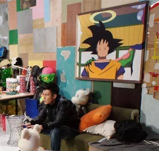 “亚洲舞王”豪宅曝光，豪宅私藏与陈冠希癖好一样，谁更厉害