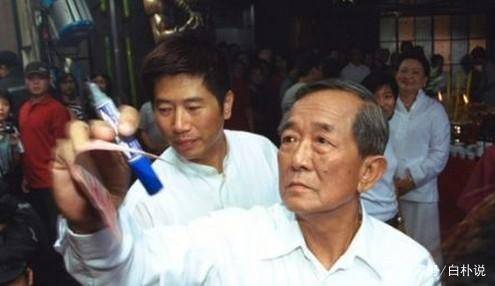 白龙转世、度化世人，国外预言家白龙王是如何闻名演艺圈的？