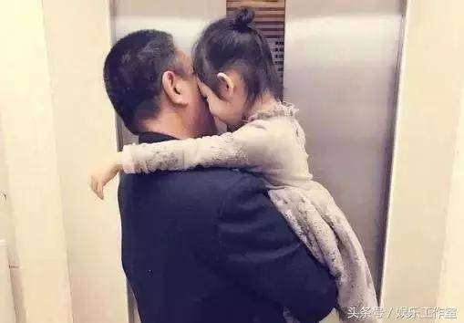 宇宙超红正能量小鲜肉自曝是“爸”，可他只有17岁啊！