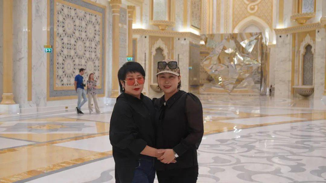 一龄集团2023年首批“生命新能源·医养新天地”国际尊享之旅圆满结束，飞赴迪拜、格鲁吉亚，体验国际创新医疗成果，感受异域人文之美