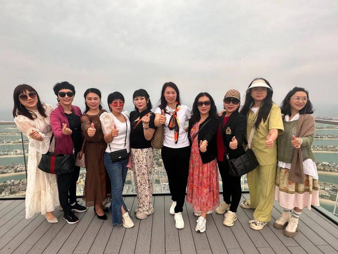一龄集团2023年首批“生命新能源·医养新天地”国际尊享之旅圆满结束，飞赴迪拜、格鲁吉亚，体验国际创新医疗成果，感受异域人文之美