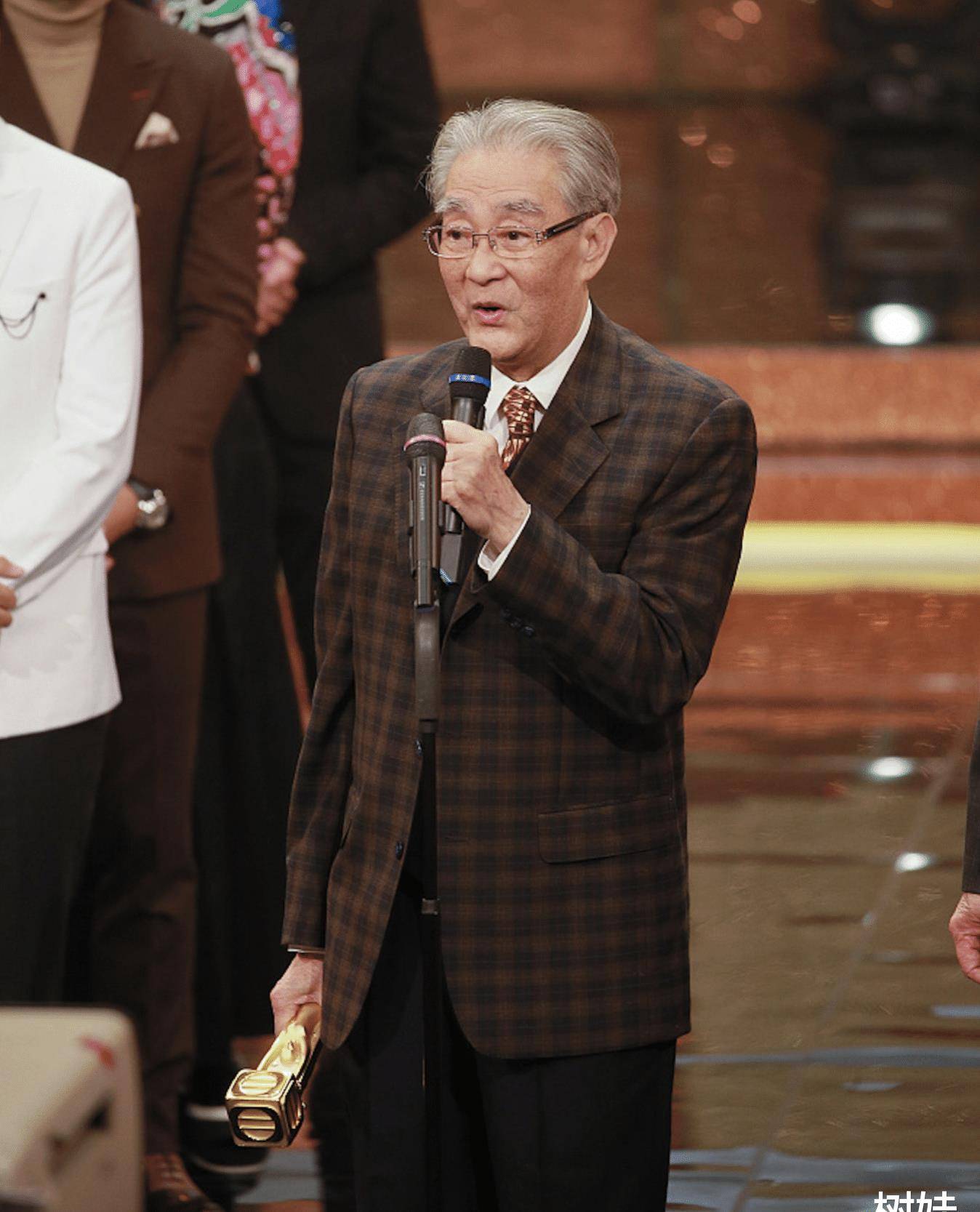 90岁的周孔与罗兰忆往昔，两位老人脸色偏红，66岁观众