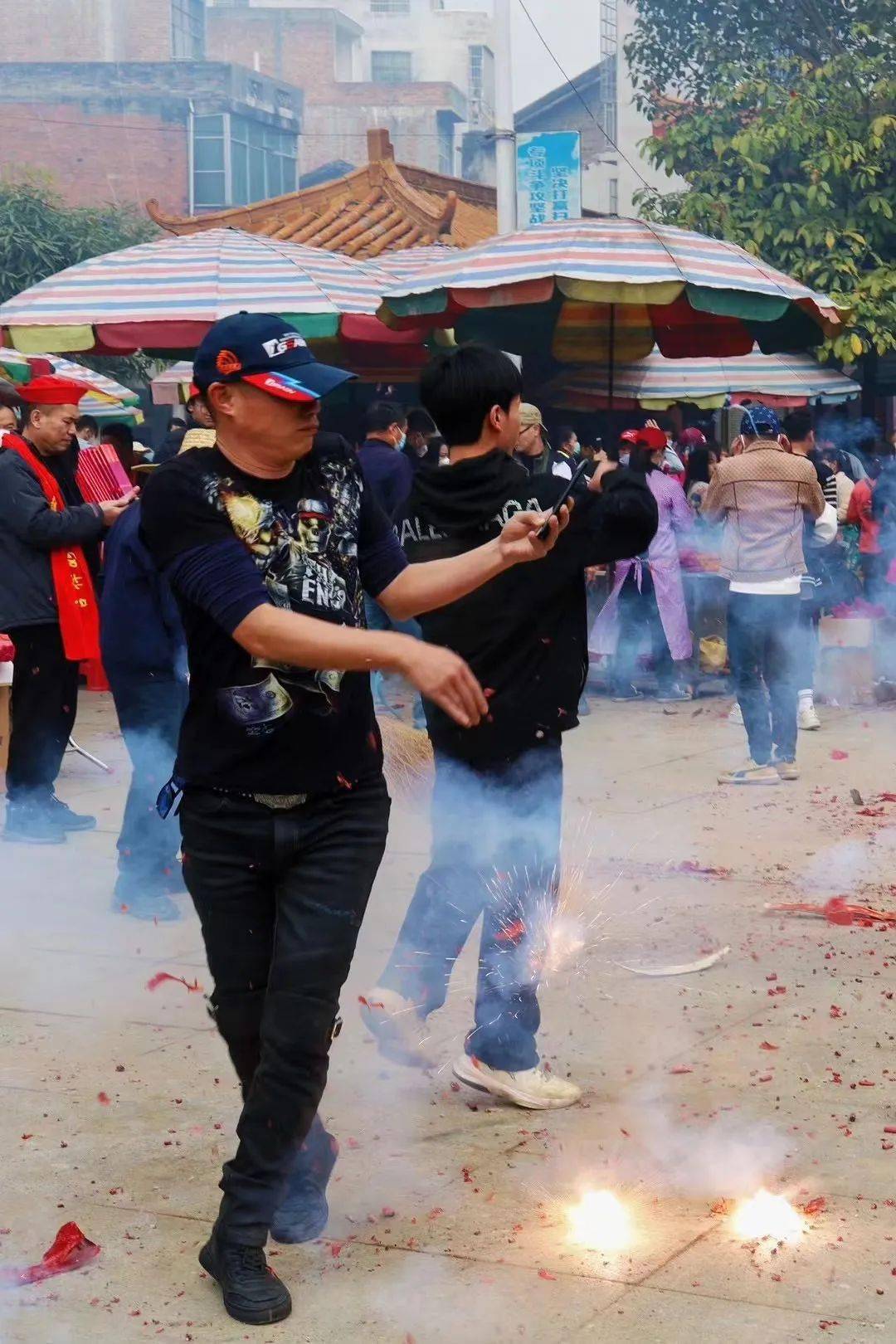 正在直播！炮声不停，龙舞不止！宾阳炮龙节今日神气回归