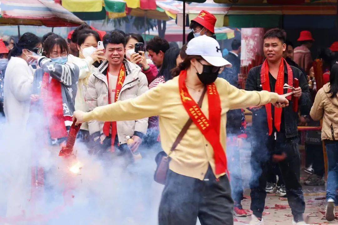 正在直播！炮声不停，龙舞不止！宾阳炮龙节今日神气回归