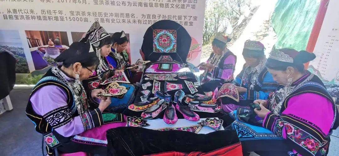 约起来！这个离昆明最近的千年古茶山有花、有烤鸭、还有山歌……