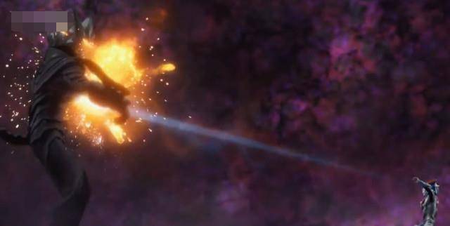 银河格斗：格罗布使用最强光线，有谁注意他的手势，一般人做不到