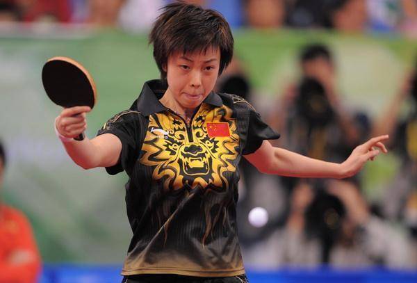 张怡宁没有对手寂寞退役，如今化身羽毛球选手为奥运健儿加油助威