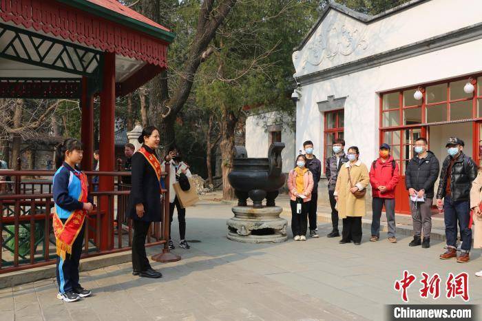 共建共享美好园林 北京市属公园开启学雷锋志愿服务活动
