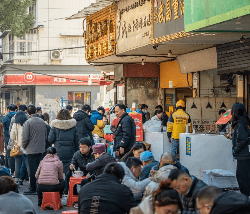 “黑马”武汉，凭什么反超杭州？| 城市商业系列