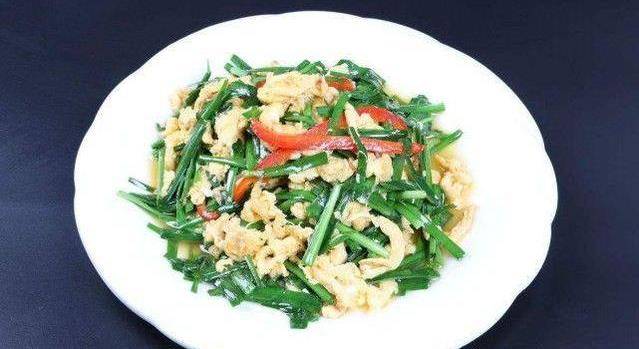 韭菜炒鸡蛋加点它，炒出来的韭菜不老，鸡蛋也更加鲜嫩可口