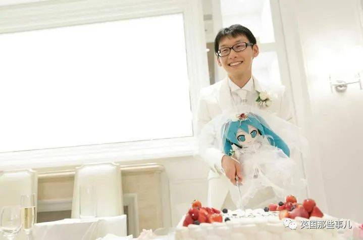日本已有200多人跟二次元人物结婚，付费万元，还能拿到结婚证