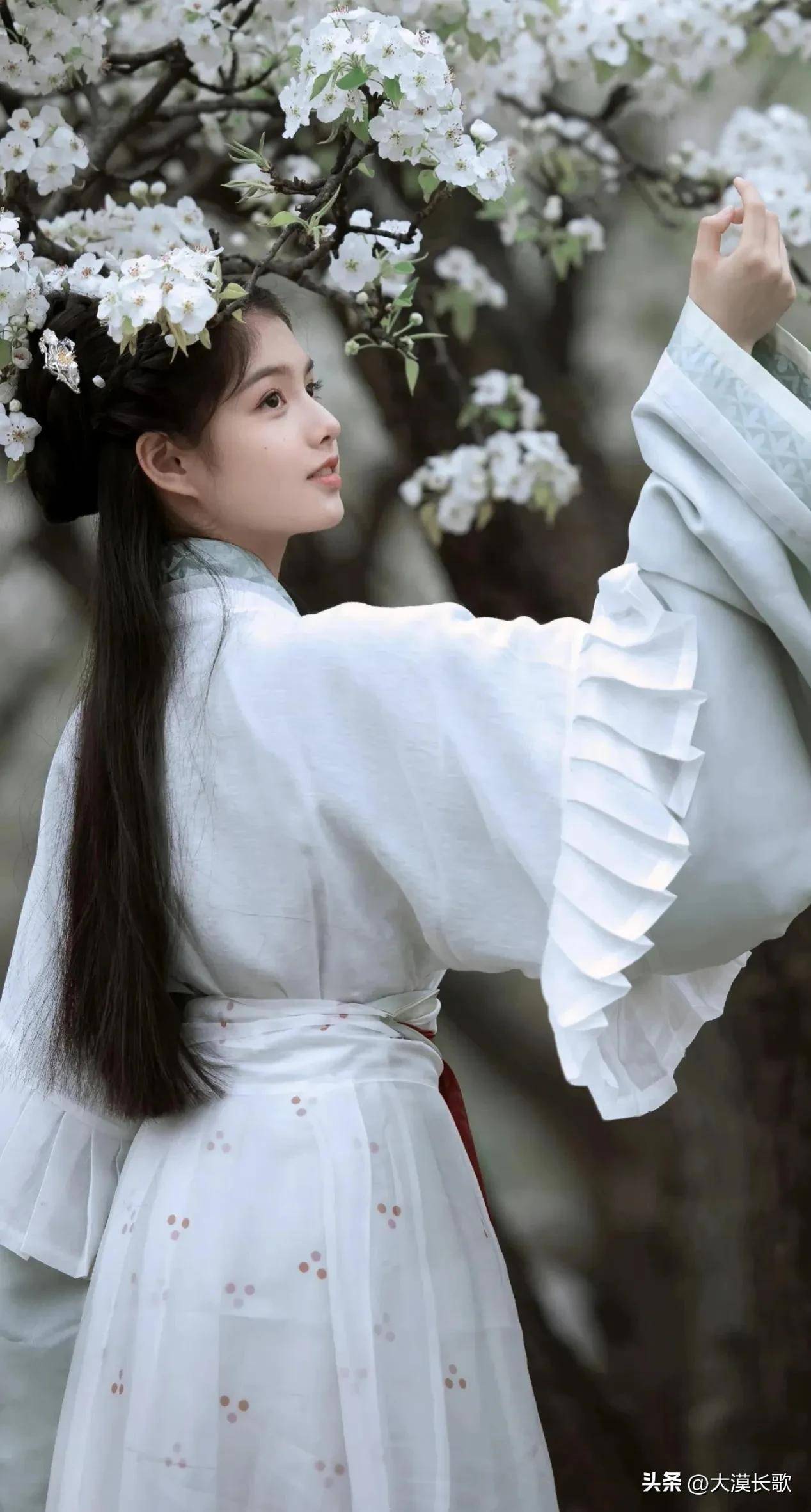 为什么清明节既有高高兴兴踏青郊游，又有寄托哀思的祭祖