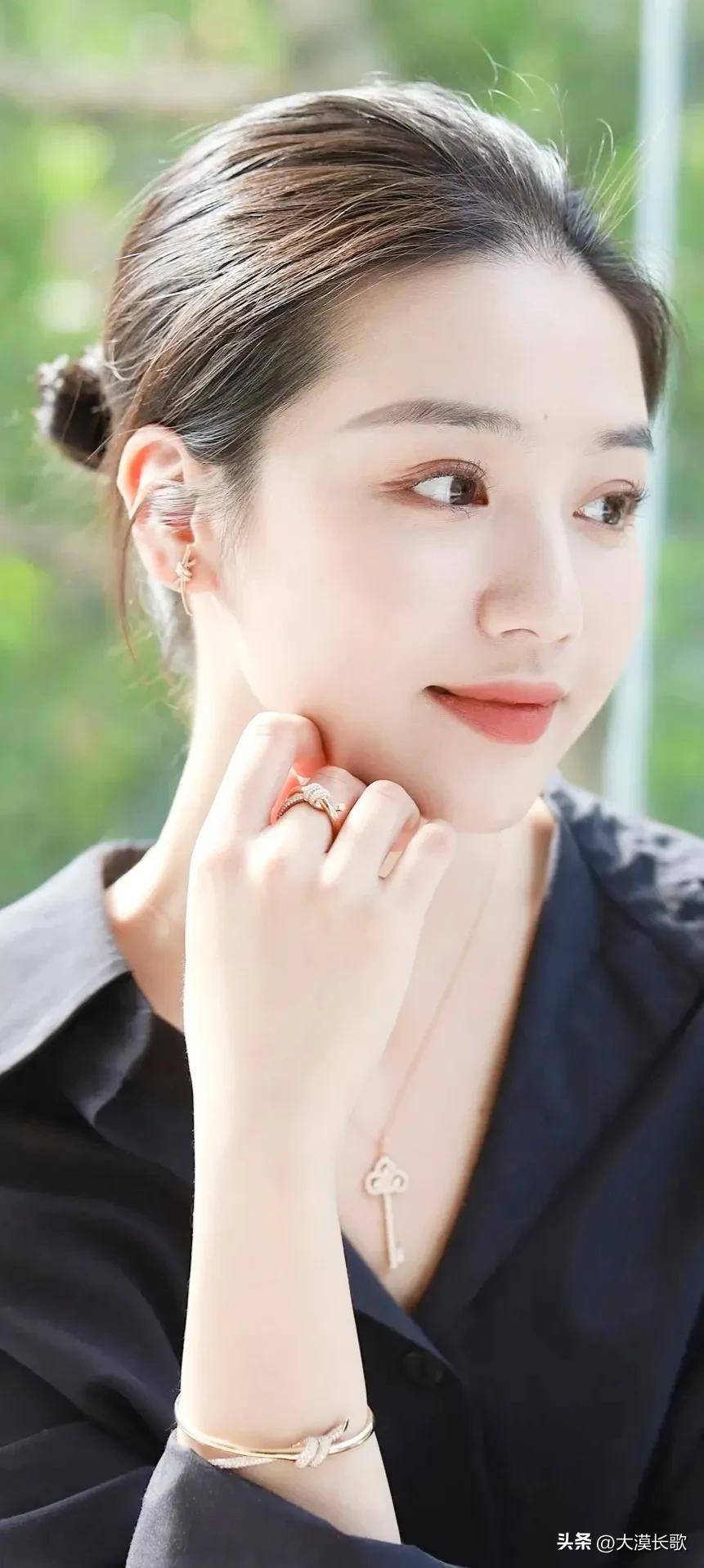 为什么清明节既有高高兴兴踏青郊游，又有寄托哀思的祭祖
