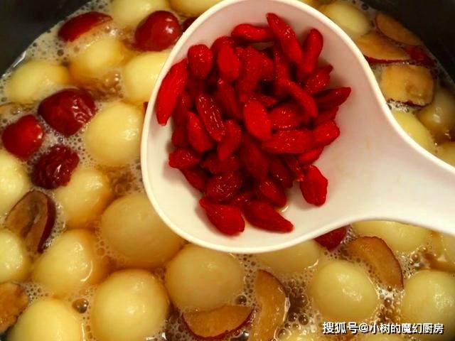 天凉了常做这道美食，软糯香甜，补气补血，手脚冰凉的人更要多吃