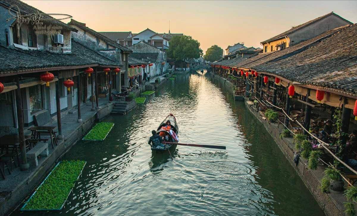 浙江的四大古镇之一，被称为师爷的故乡，第一批历史文化古镇