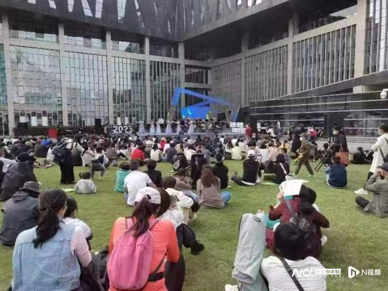 广东音乐曲艺团打造元宇宙“户外音乐厅”