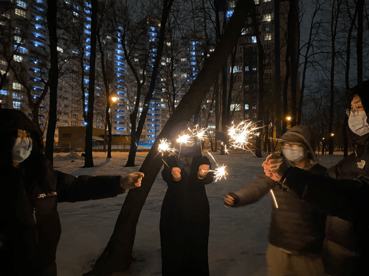 中国留学生在乌克兰过春节：很萧条没有节日氛围，不能放烟花，同学大多回国