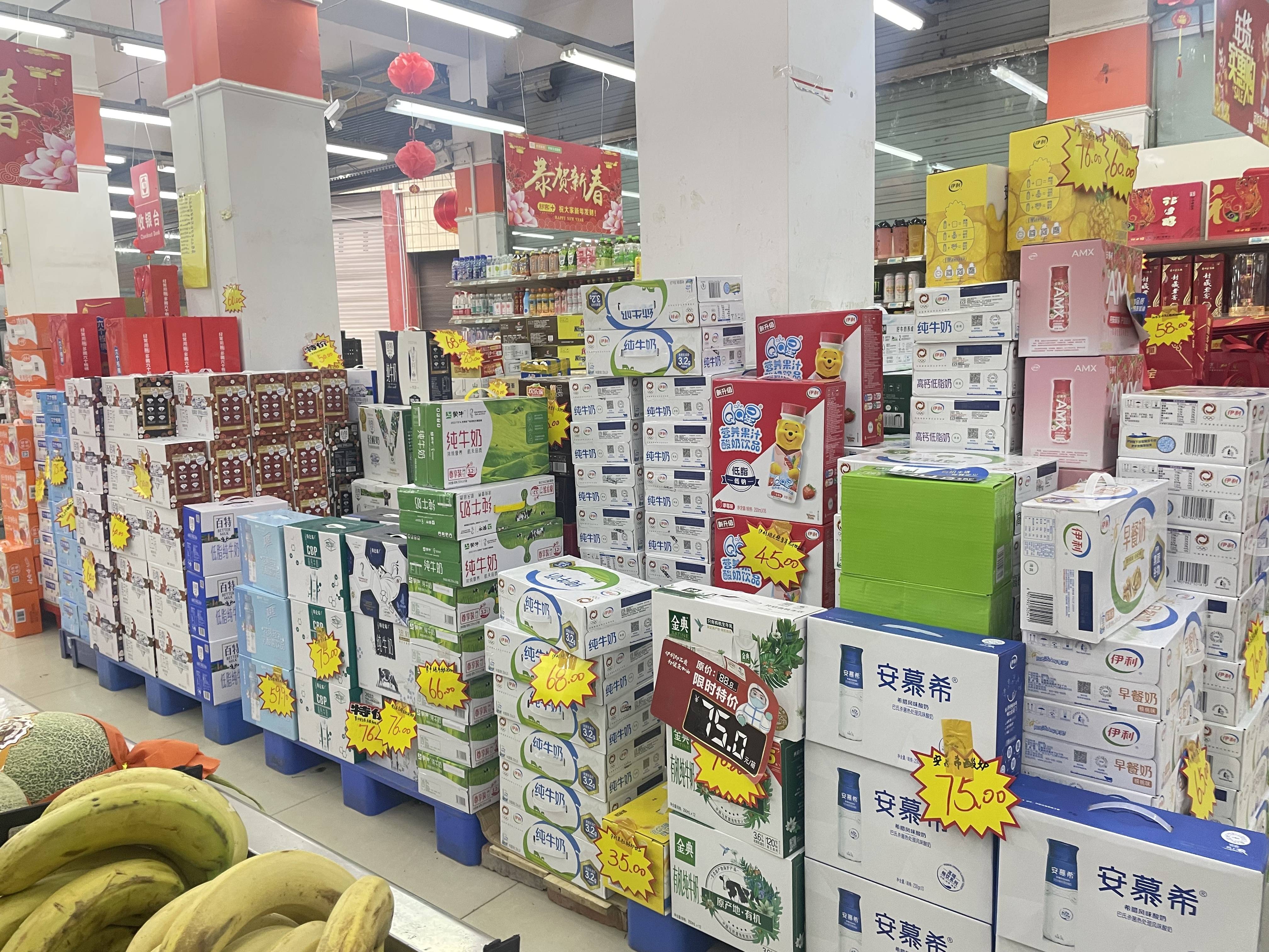 小镇春节礼品消费观察：今年送礼不送脑白金｜记者回乡