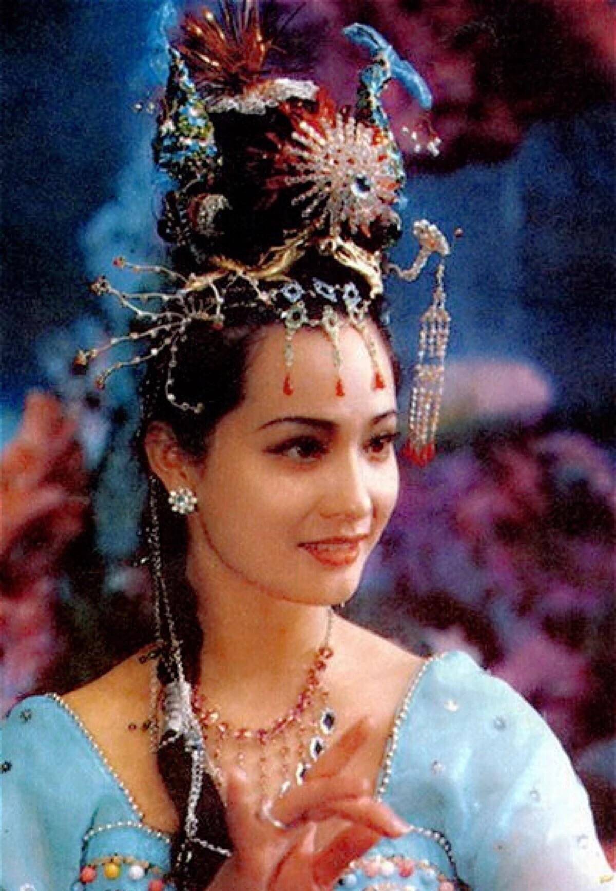 小时候懵懂看《西游记》光顾猴子，长大了才知道女人美如云