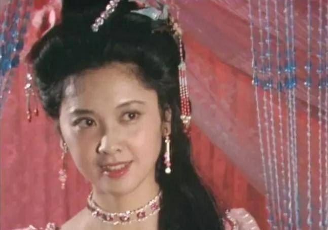 小时候懵懂看《西游记》光顾猴子，长大了才知道女人美如云