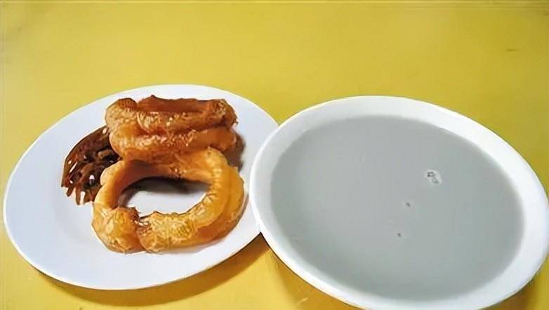 梁实秋的饮食生活：一生最爱老北京小吃，笔下美食令人垂涎欲滴