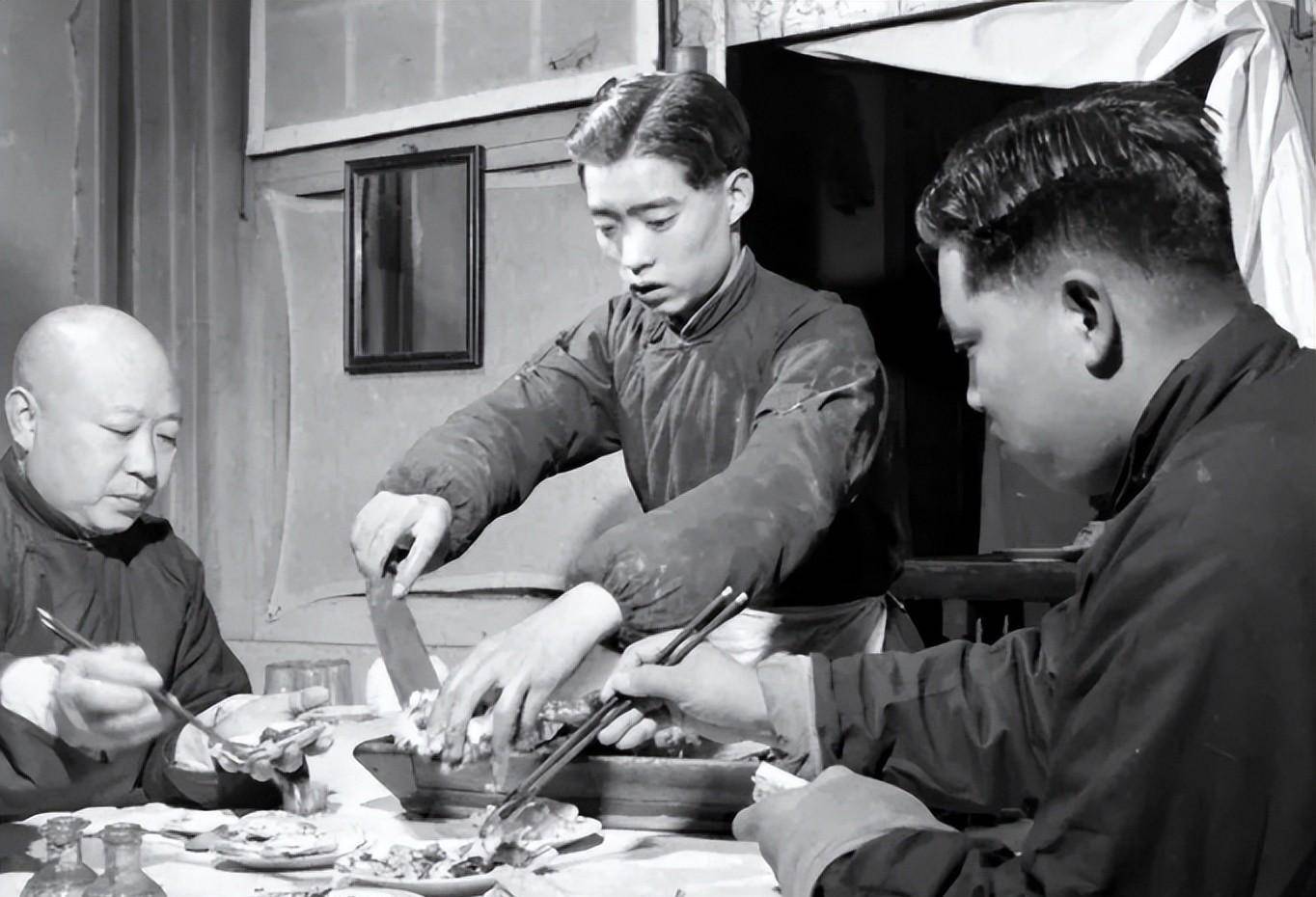 梁实秋的饮食生活：一生最爱老北京小吃，笔下美食令人垂涎欲滴